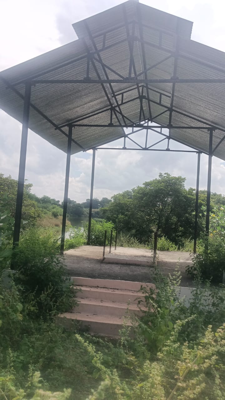 Cemetery at Tandulwadi Bk.